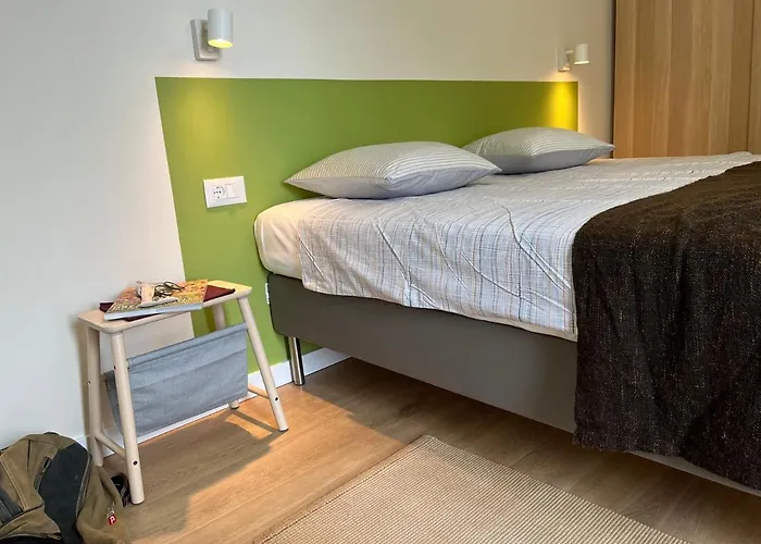 Style 1brd*** Apartment Split